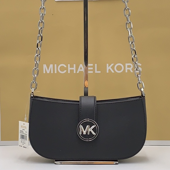 MICHAEL KORS
Carmen Small Shoulder
Pochette Bag
Black
NWT - Picture 5 of 16